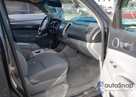 2011 Toyota Tacoma Base V6 z USA, uszkodzony, nr VIN 3TMLU4EN4BM060943